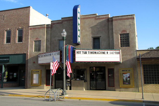 Sunset Theatre (Sumner, Iowa)