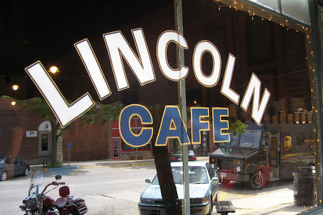 Lincoln Cafe (Mt. Vernon, Iowa)