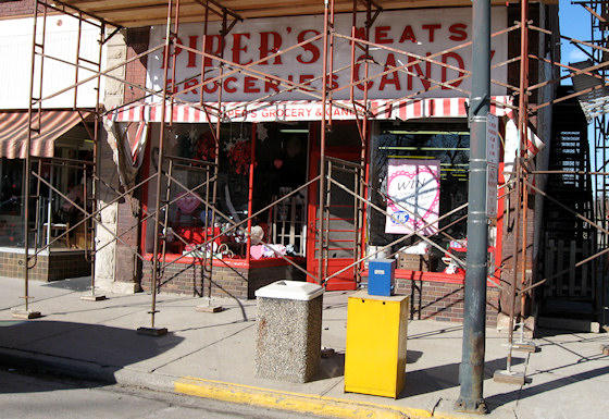 Piper's Groceries (Chariton, Iowa)