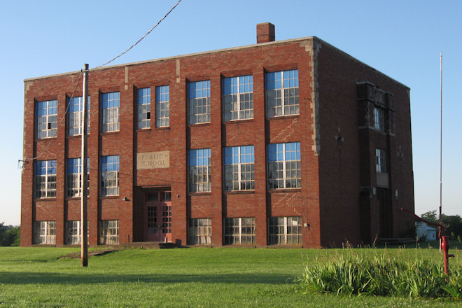 Former School (Hillsboro, Iowa)