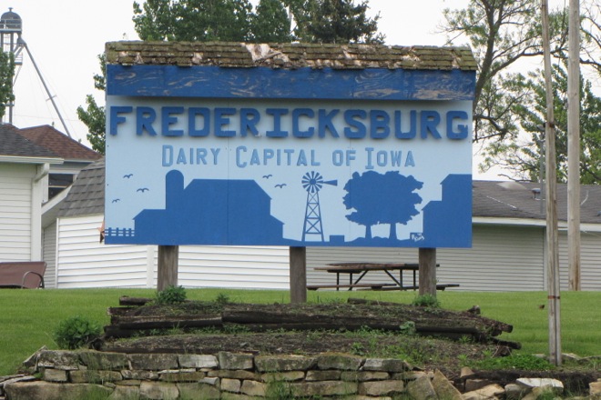 Welcome Sign (Fredericksburg, Iowa)